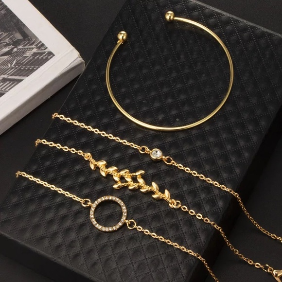 ⚜️[𝟯/$𝟮𝟴]⚜️4 Layered Crystal Gold Bracelets NEW - Picture 5 of 8